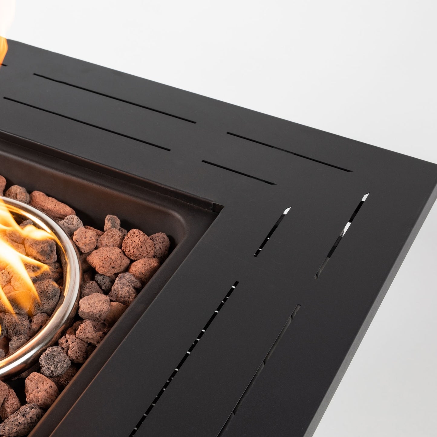 Viva Ember Fire Pit Table – Where Outdoor Atmosphere Meets Elevated Design