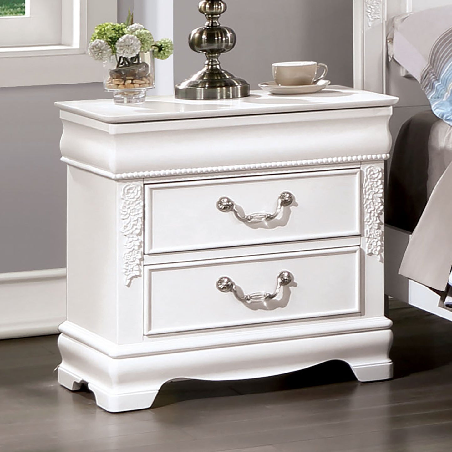 Viva Étoile Collection: Étoile White Solid Wood Nightstand