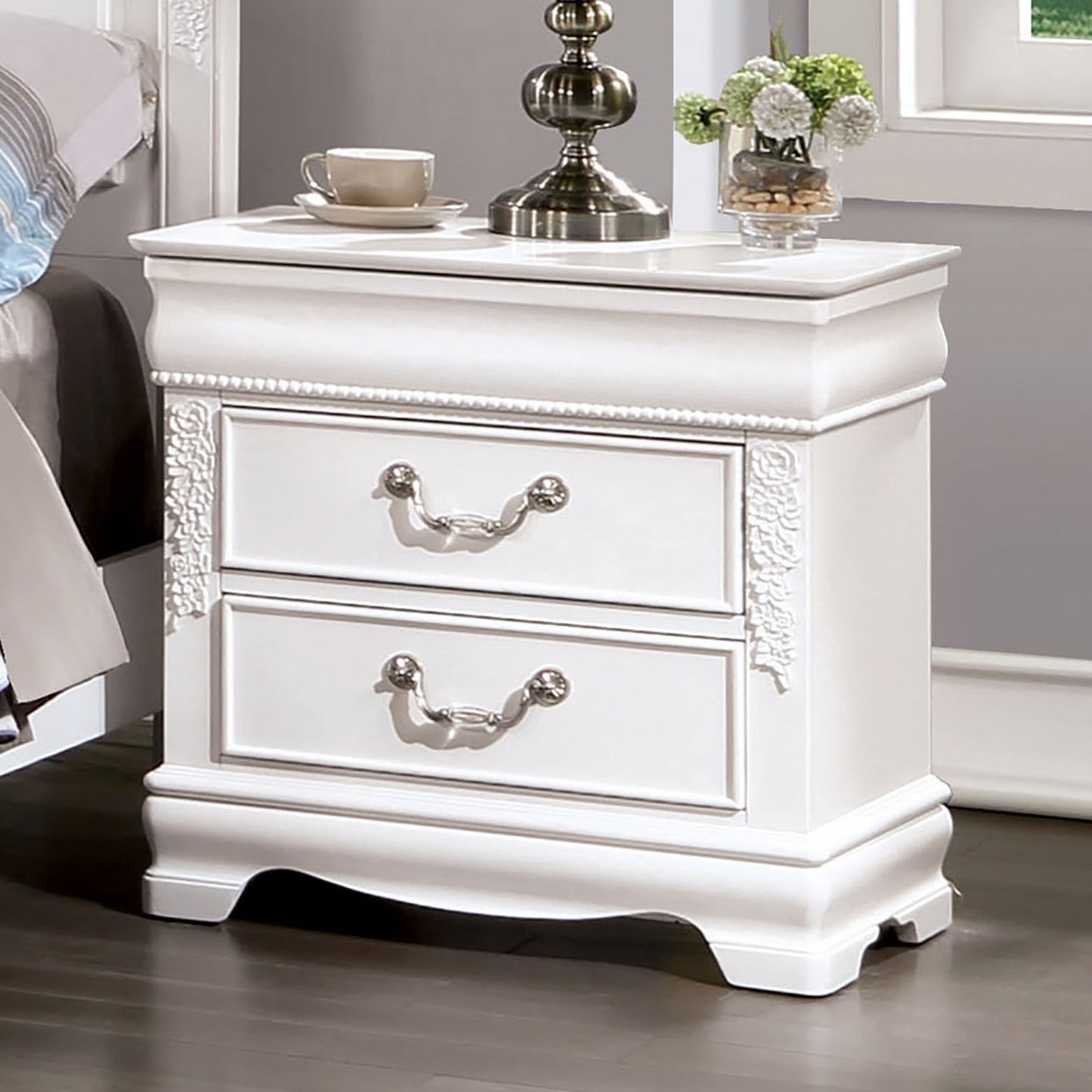 Viva Étoile Collection: Étoile White Solid Wood Nightstand