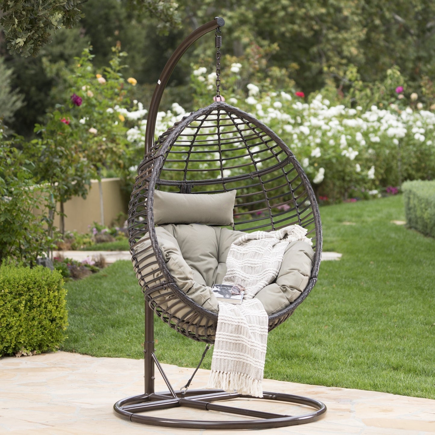 Elegant Hanging Basket in Brown – Perfect for Indoor & Outdoor Decor